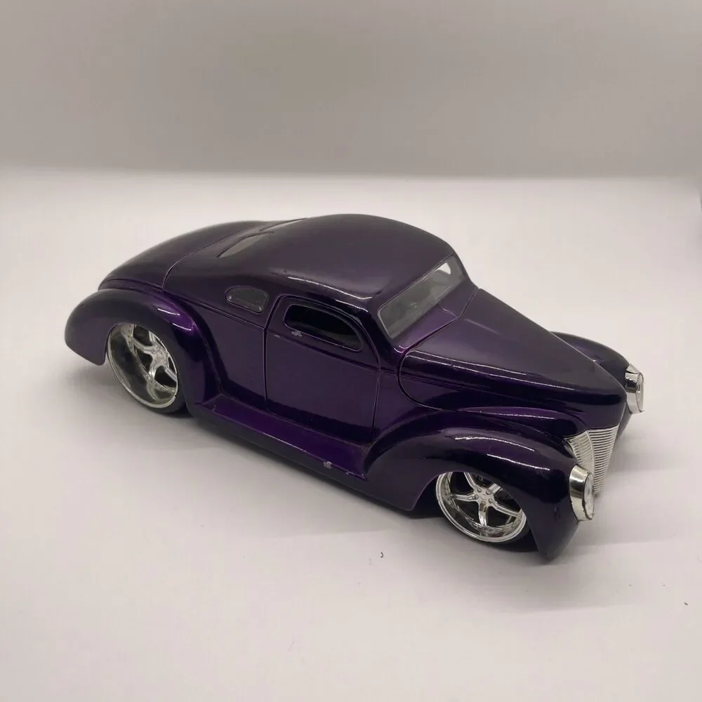 Jada Toys Custom Diecast 1/24 Pontiac Business Coupe w/ Opening Hood & Door